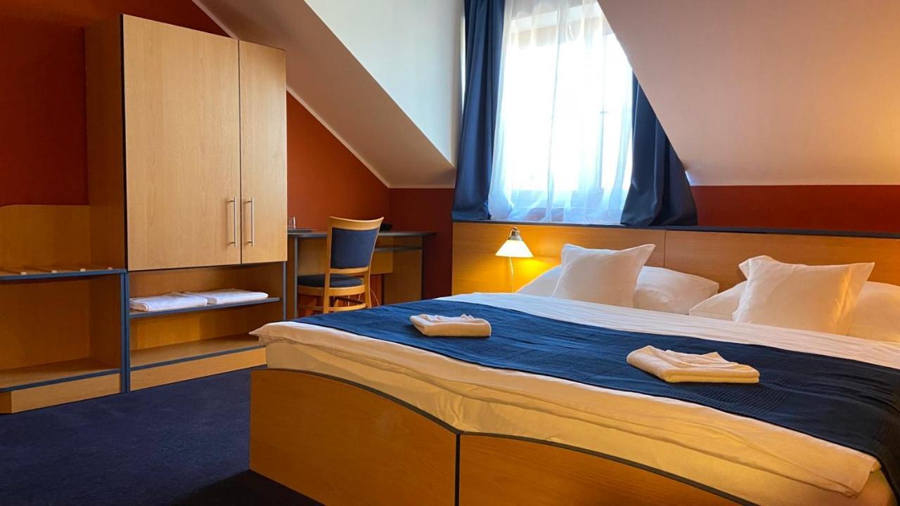 Hotel U Milina Экстерьер фото