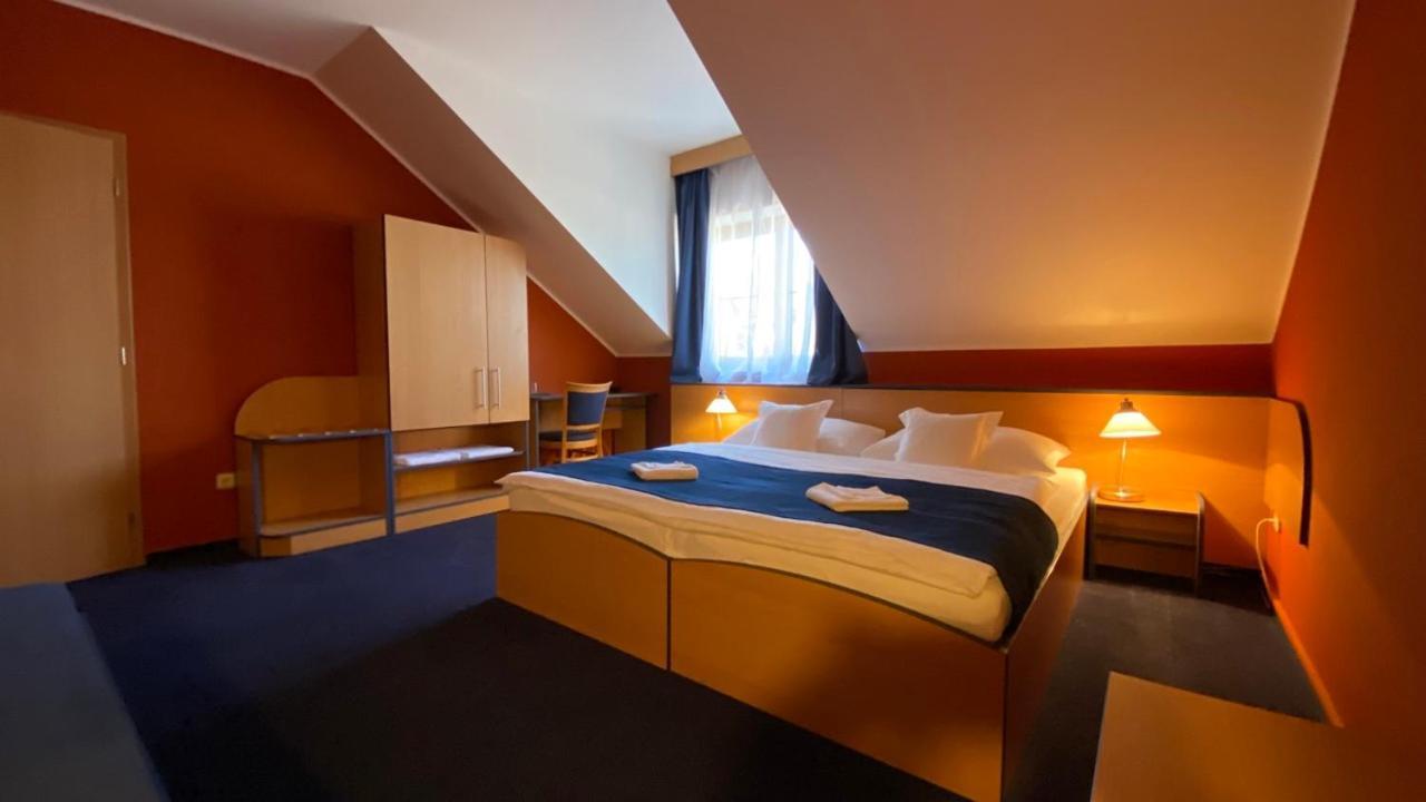 Hotel U Milina Экстерьер фото