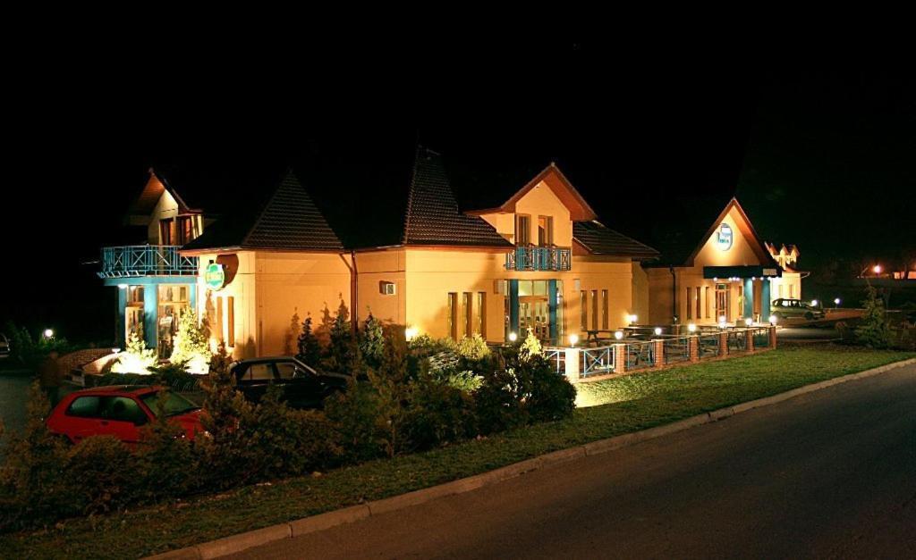 Hotel U Milina Экстерьер фото