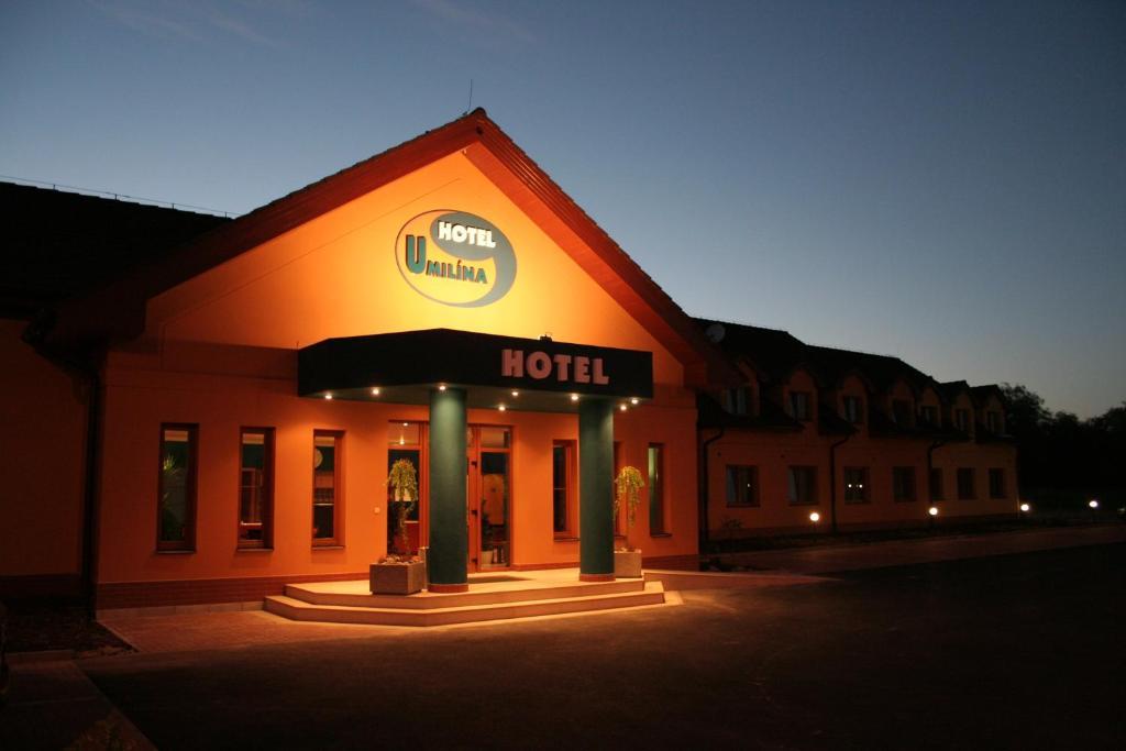 Hotel U Milina Экстерьер фото